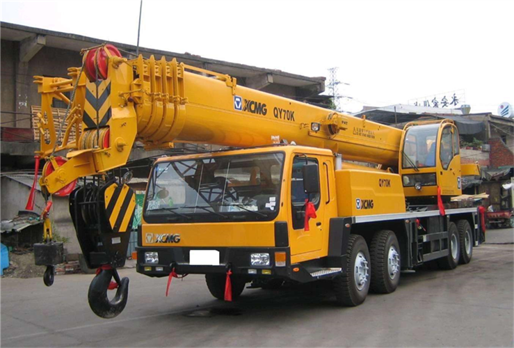 新兴县吊车出租选择重点